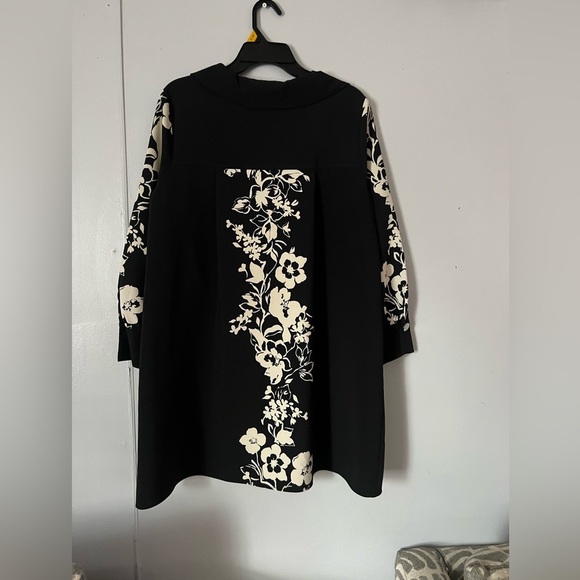 Zara Black Dress with Cream Floral Accents - Picture 9 of 9